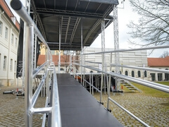 Laderampe mit Geländern