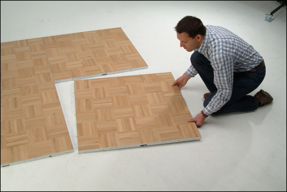 Verlegen von mobilen Tanzflächen