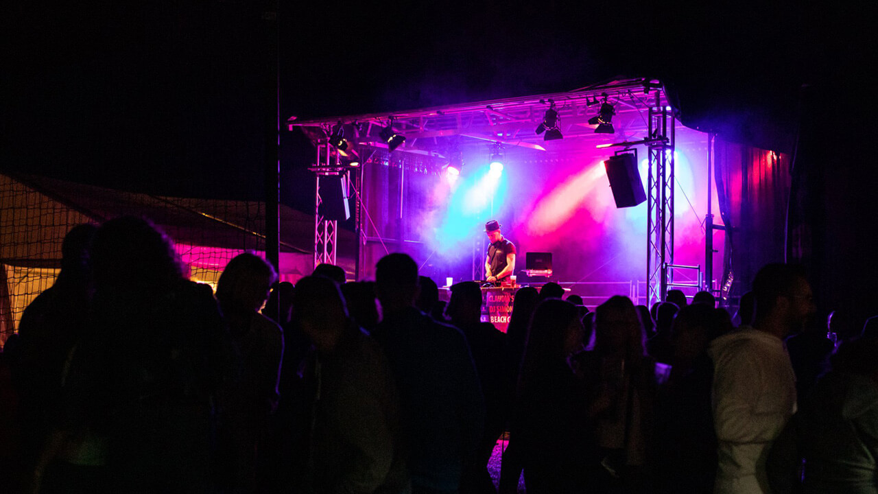 AL Stage S24 bei einer Open-Air Disco