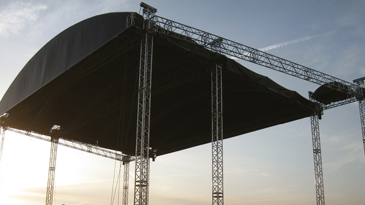 Ground Support - Traversenkonstruktion mit Rundbogendach