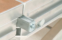 Verbinder für Bühnenpodeste und Komplettbühnen